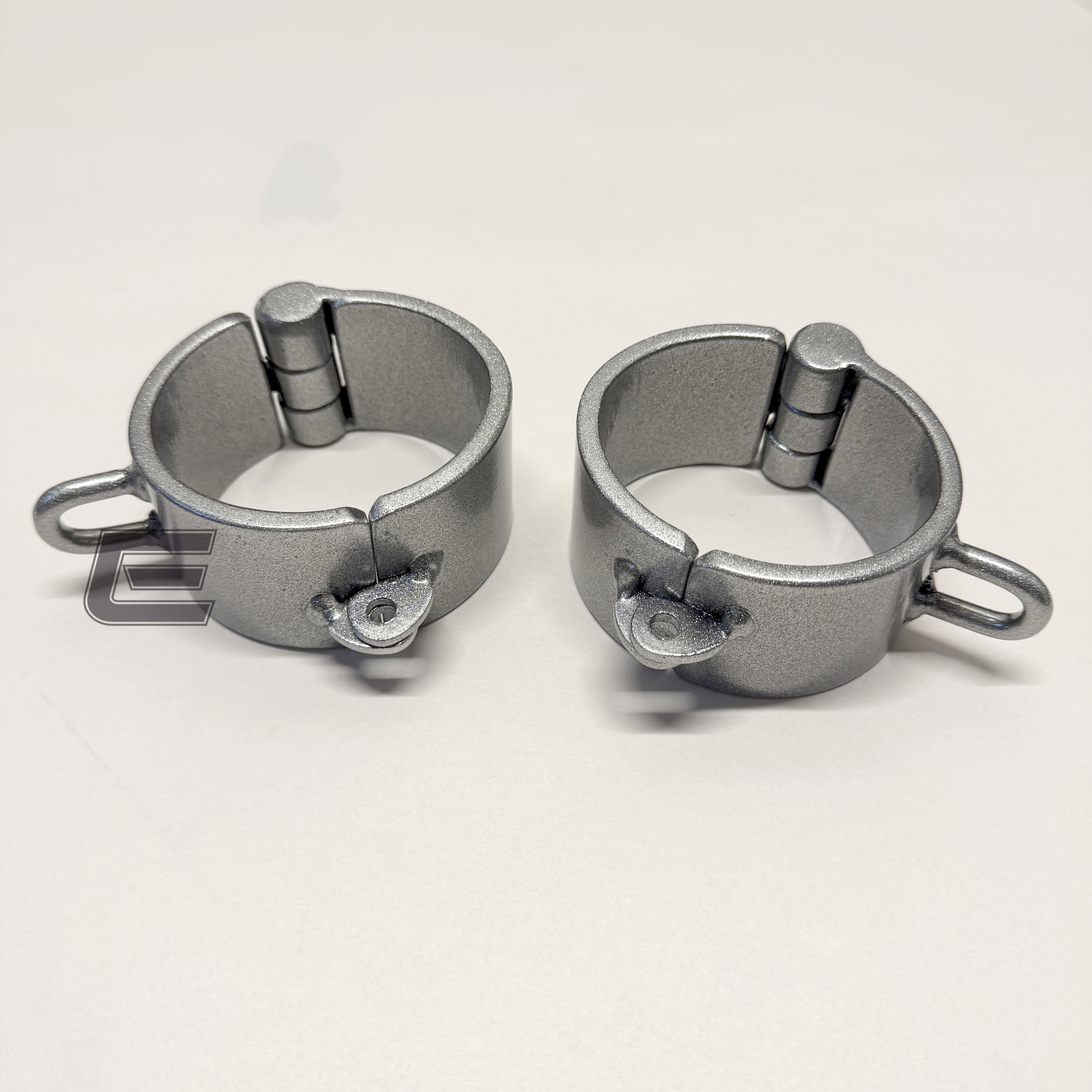 Ovale Dungeon Handschellen 7cm mit Verschlussart für Vorhängeschloss