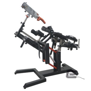 Elektrisch höhenverstellbarer Strafbock mit Kippfunktion